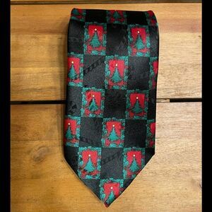 Hallmark Christmas tree men’s tie 🎄
